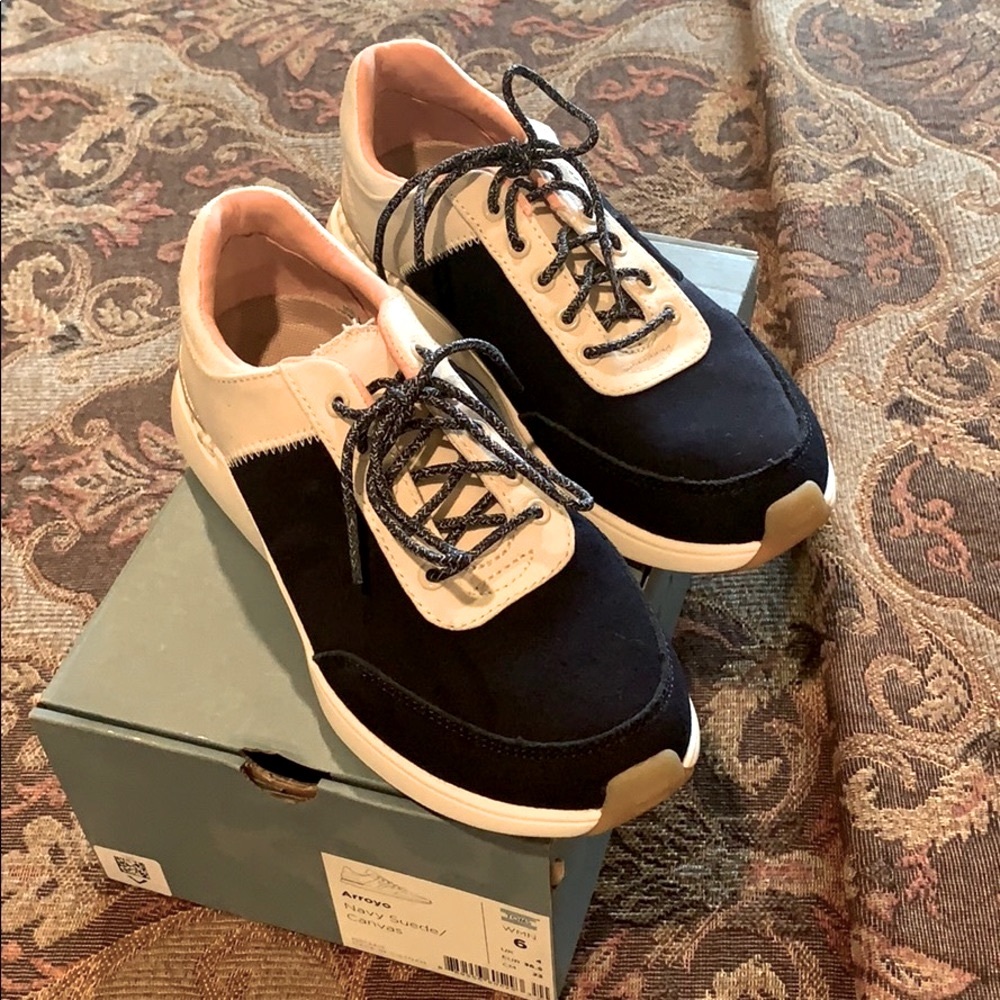 Ladies TOMS Suede Sneakers